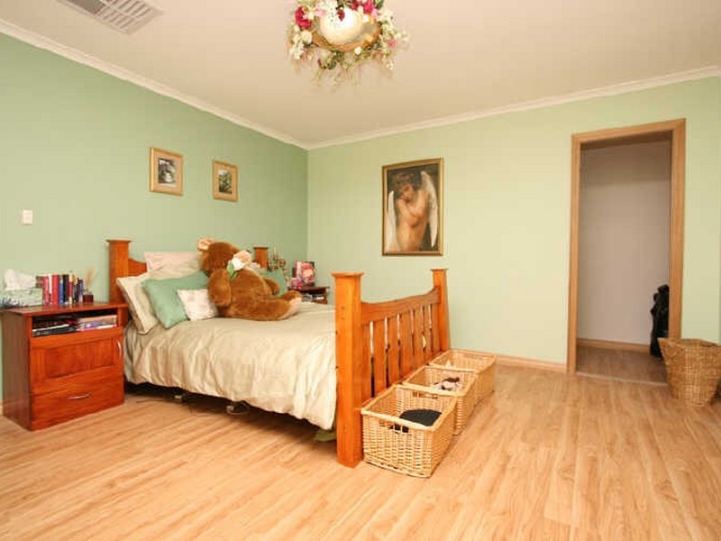 15 Wyatt Road, Direk SA 5110