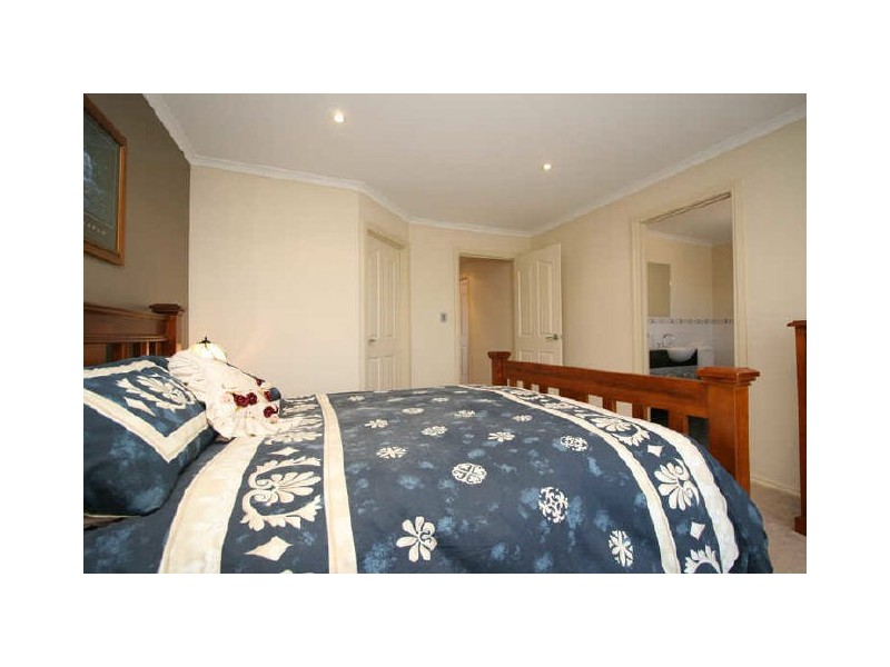 6 Lilford Court, Greenwith SA 5125