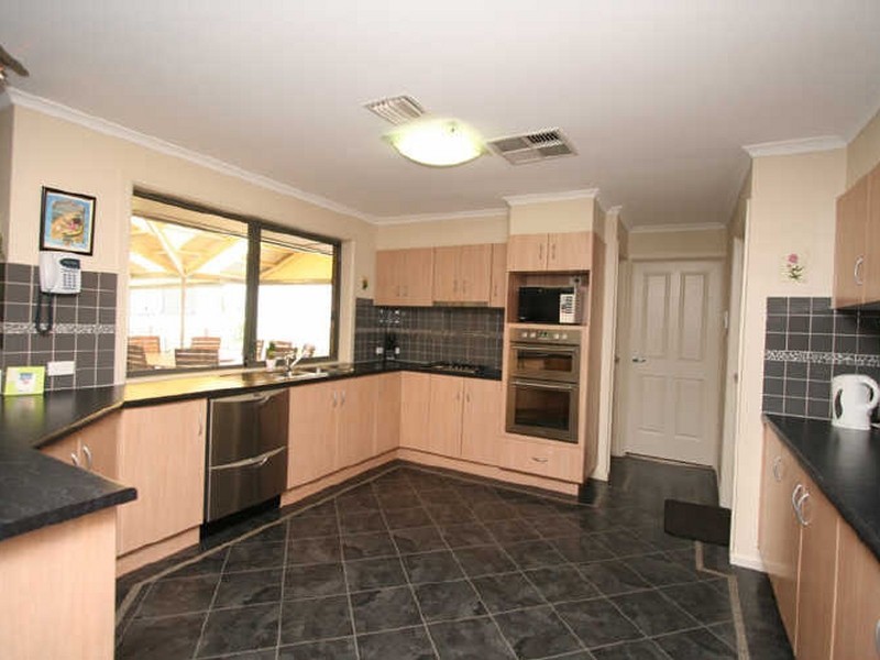 1 Walford Court, Salisbury Heights SA 5109