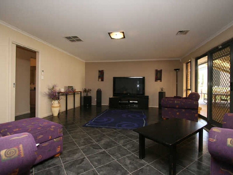 1 Walford Court, Salisbury Heights SA 5109