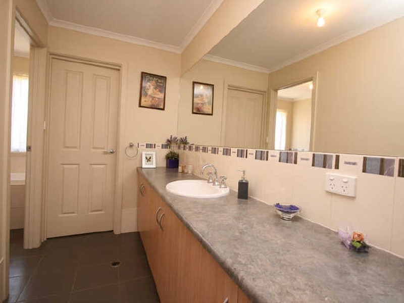 1 Walford Court, Salisbury Heights SA 5109