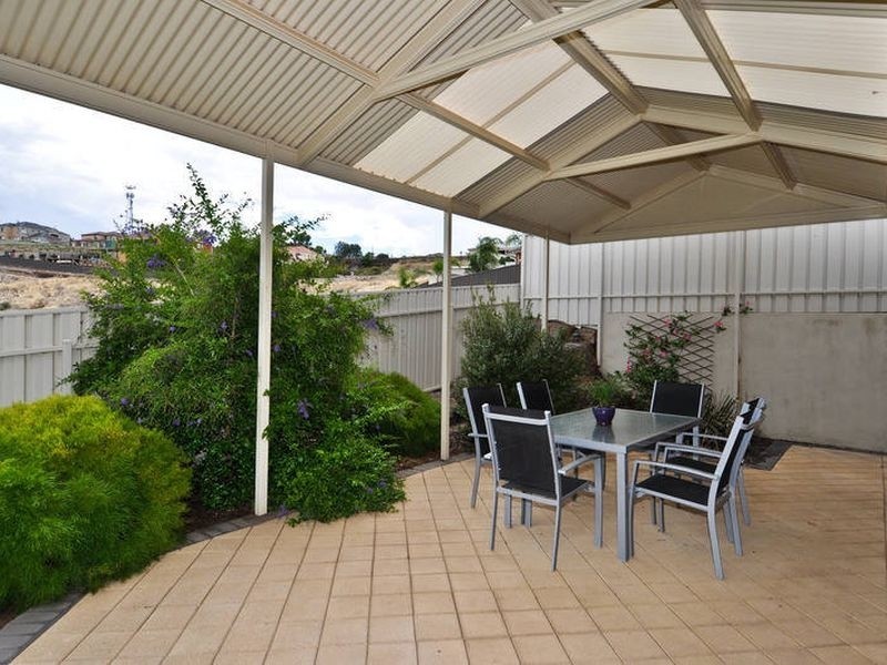 6 Napoleon Way, Greenwith SA 5125