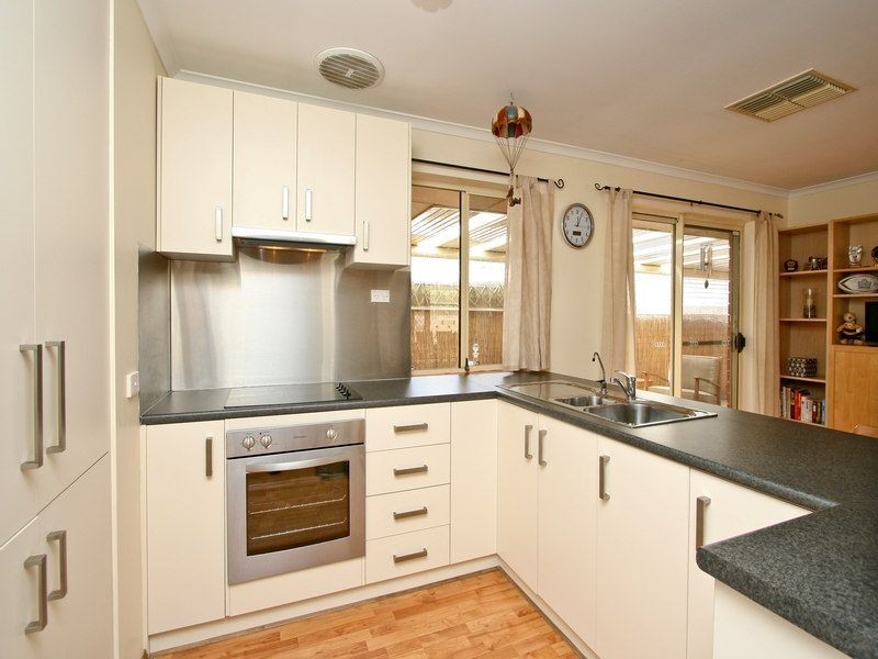 7 Lake Magenta Court, Greenwith SA 5125