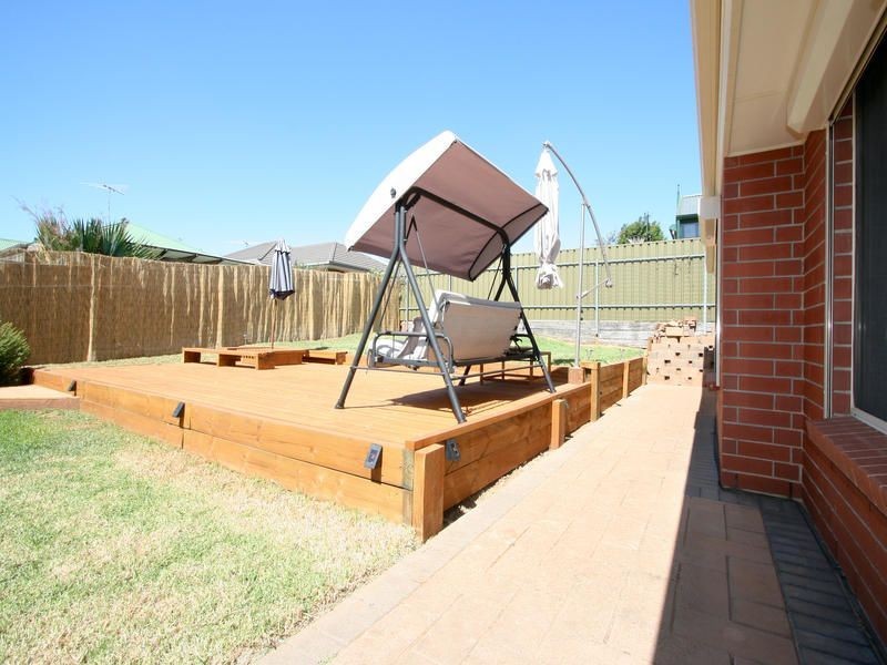7 Lake Magenta Court, Greenwith SA 5125