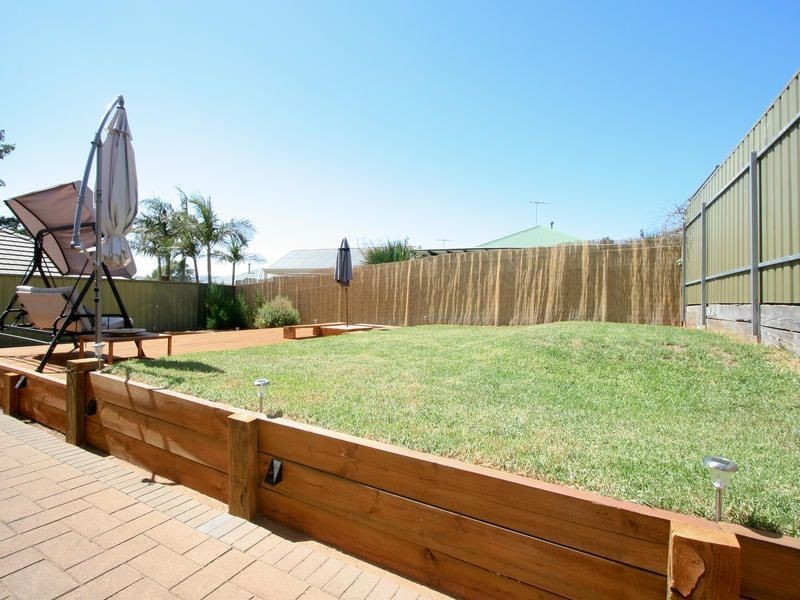 7 Lake Magenta Court, Greenwith SA 5125