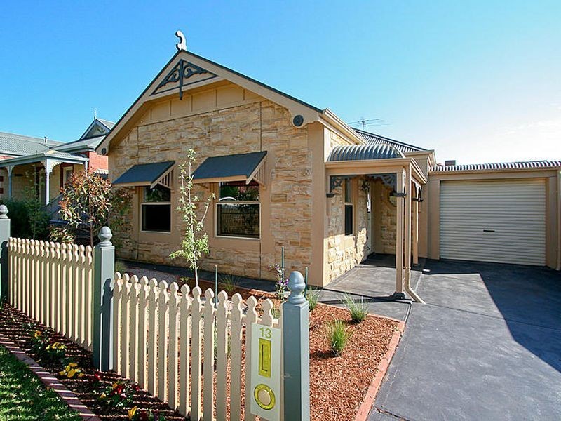 13 Lockwood Drive, Greenwith SA 5125