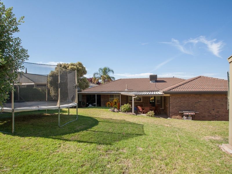 5 Lagavulin Court, Greenwith SA 5125
