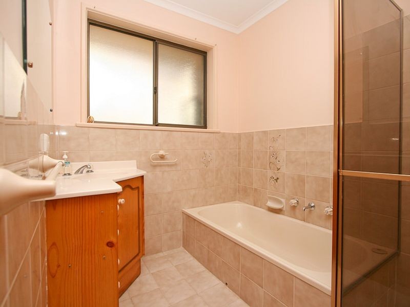 17 Dillon Street, Redwood Park SA 5097