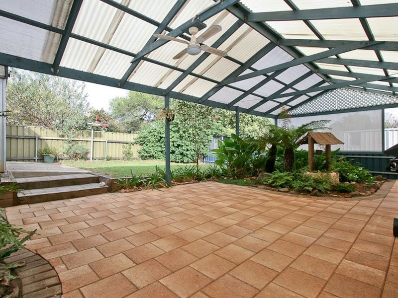 17 Dillon Street, Redwood Park SA 5097