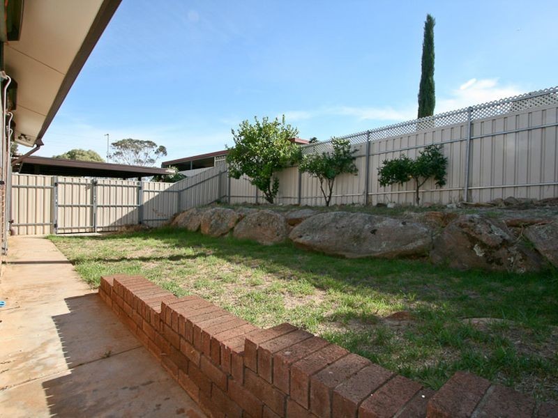 17 Rosewall Avenue, Gulfview Heights SA 5096