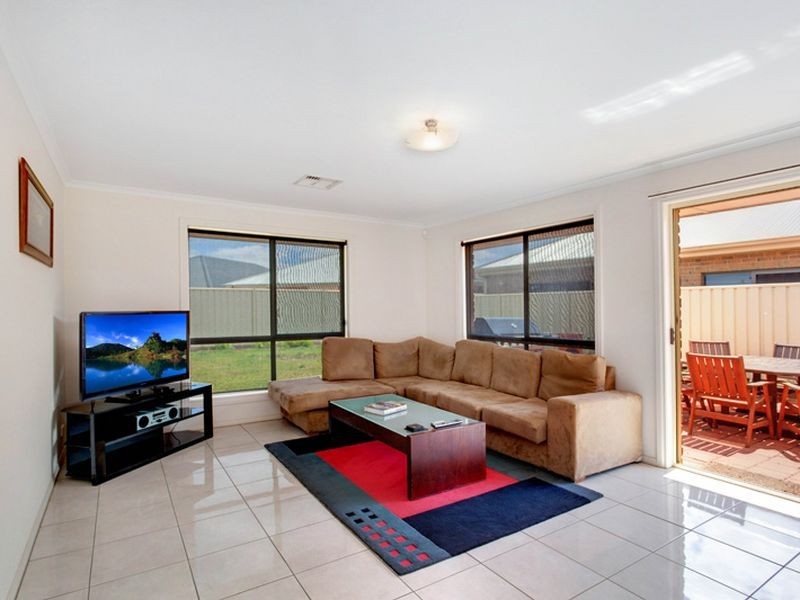 5 Waterside Drive, Burton SA 5110