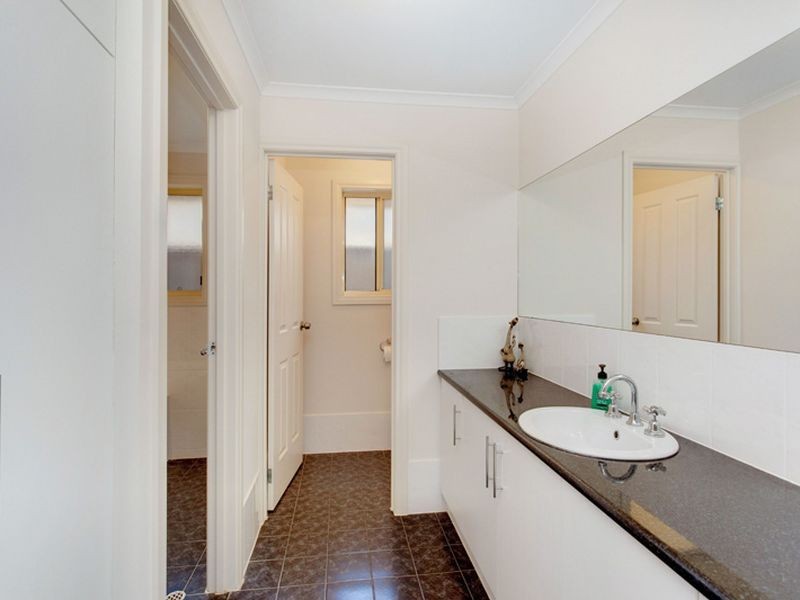 5 Waterside Drive, Burton SA 5110