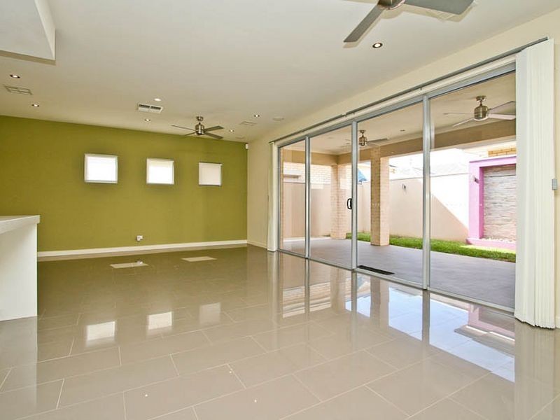 30 Cascades Drive, Mawson Lakes SA 5095