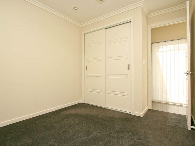 30 Cascades Drive, Mawson Lakes SA 5095