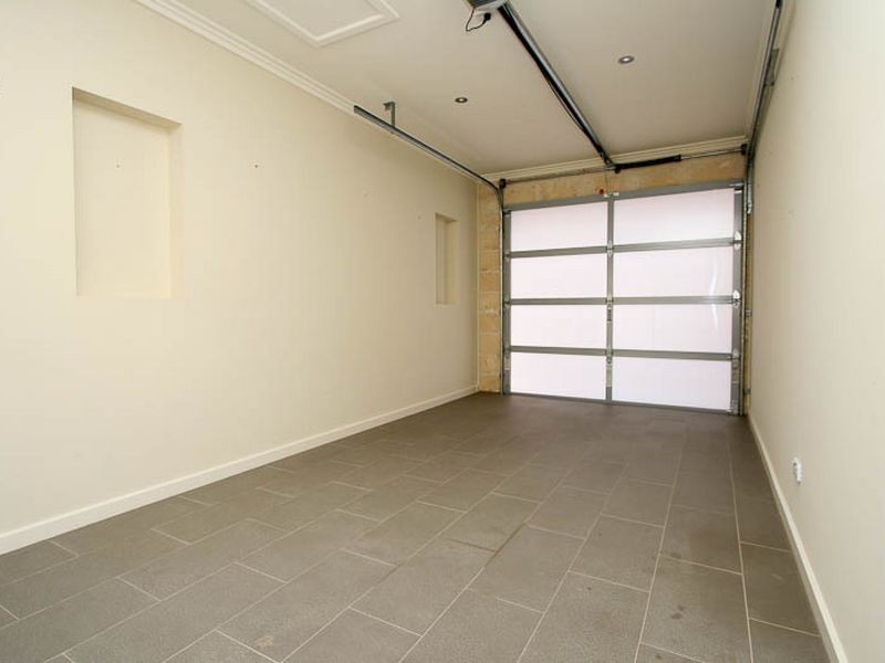 30 Cascades Drive, Mawson Lakes SA 5095