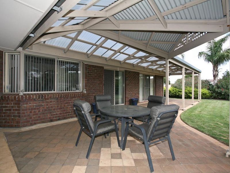 18 Creek Rise, Salisbury Heights SA 5109