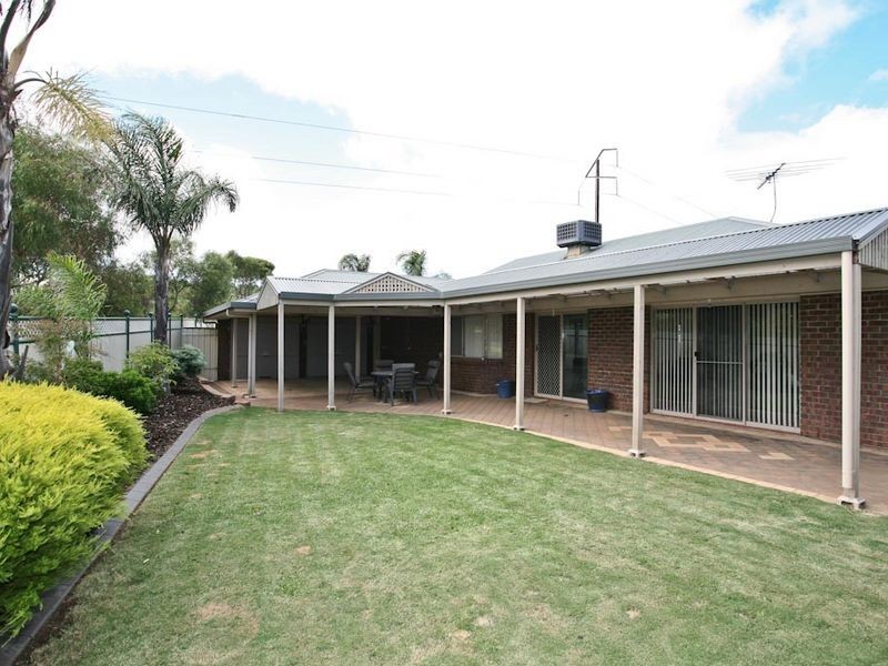 18 Creek Rise, Salisbury Heights SA 5109