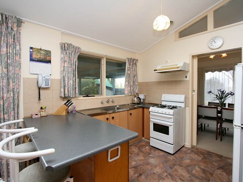 11 Landy Avenue, Gulfview Heights SA 5096