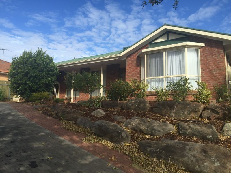 11 Treloar Avenue, Greenwith SA 5125