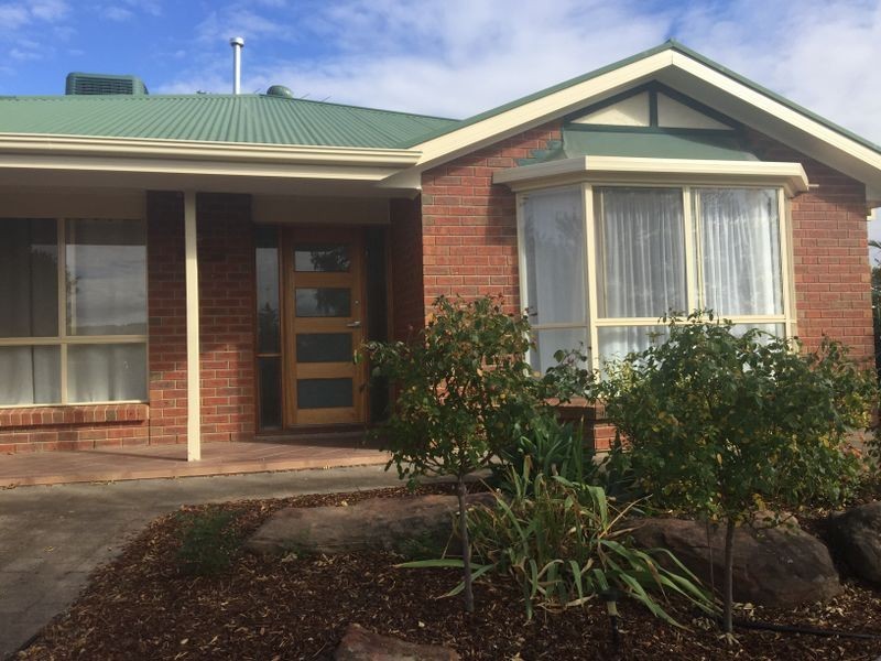 11 Treloar Avenue, Greenwith SA 5125