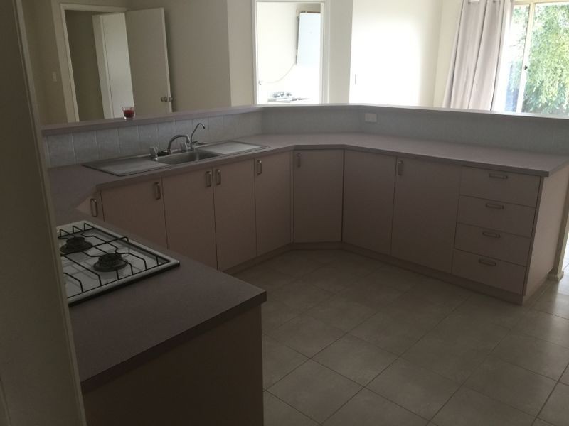 11 Treloar Avenue, Greenwith SA 5125