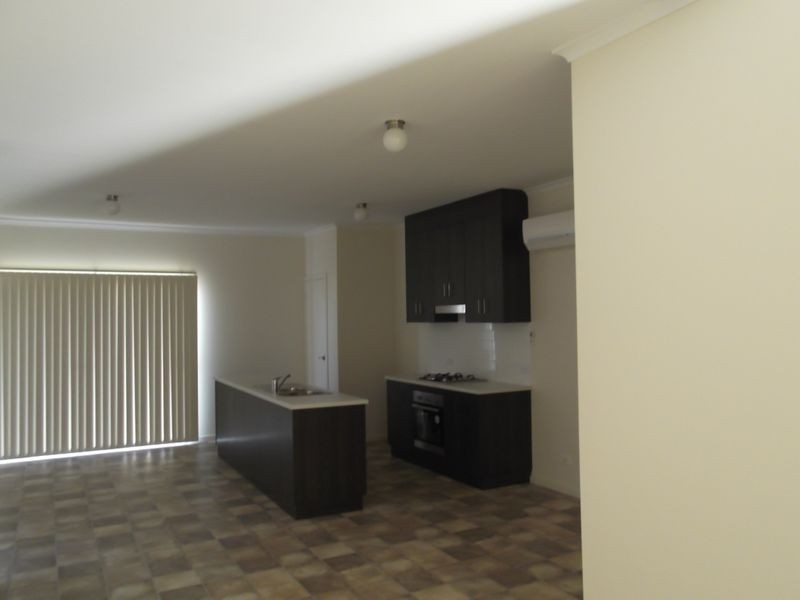 5 Glades Walk, Smithfield Plains SA 5114