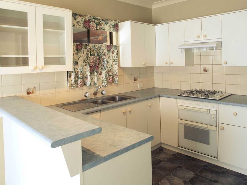 31 Geoffrey Avenue, Valley View SA 5093