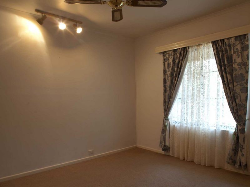 31 Geoffrey Avenue, Valley View SA 5093