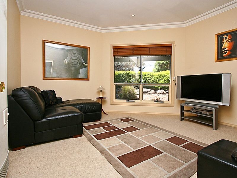 17 Debenham Court, Greenwith SA 5125