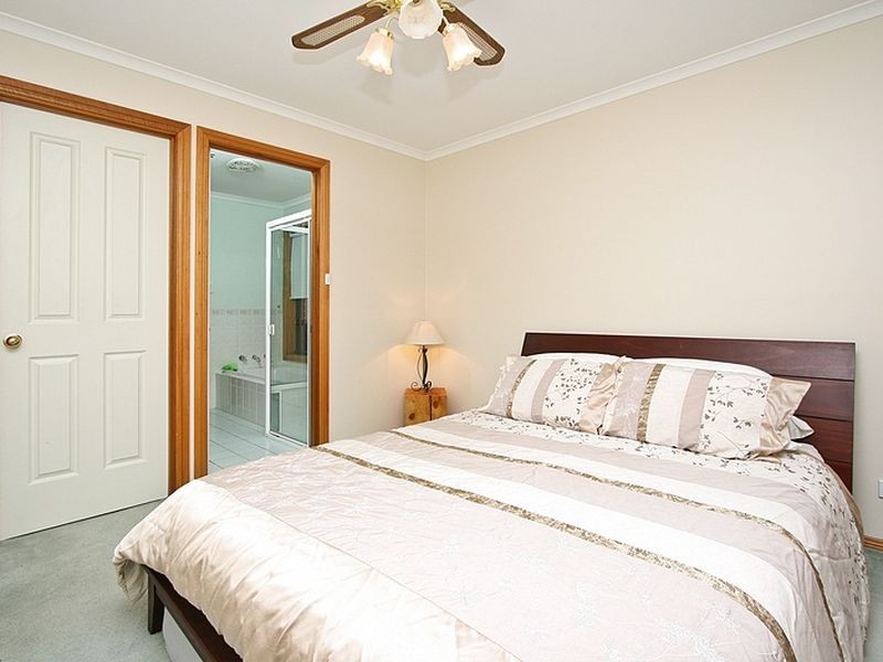 8 Baynes Court, Greenwith SA 5125