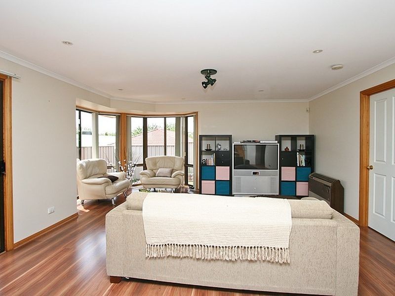 8 Baynes Court, Greenwith SA 5125