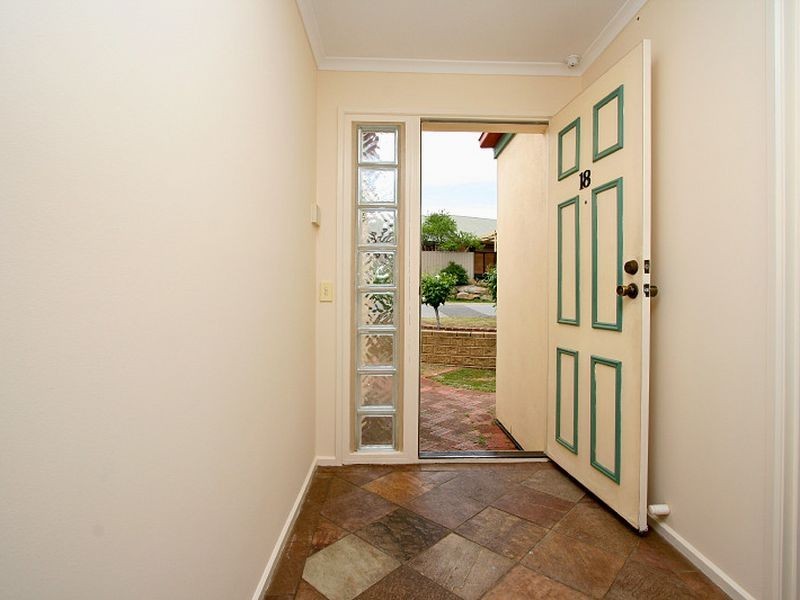 18 Lachlan Street, Greenwith SA 5125