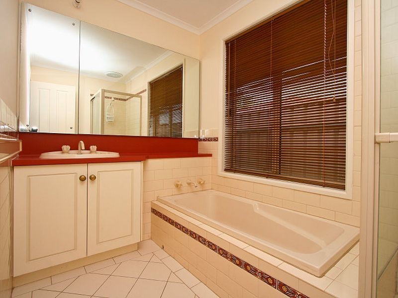 18 Lachlan Street, Greenwith SA 5125