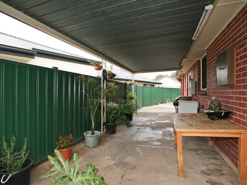 2 Valma Avenue, Parafield Gardens SA 5107