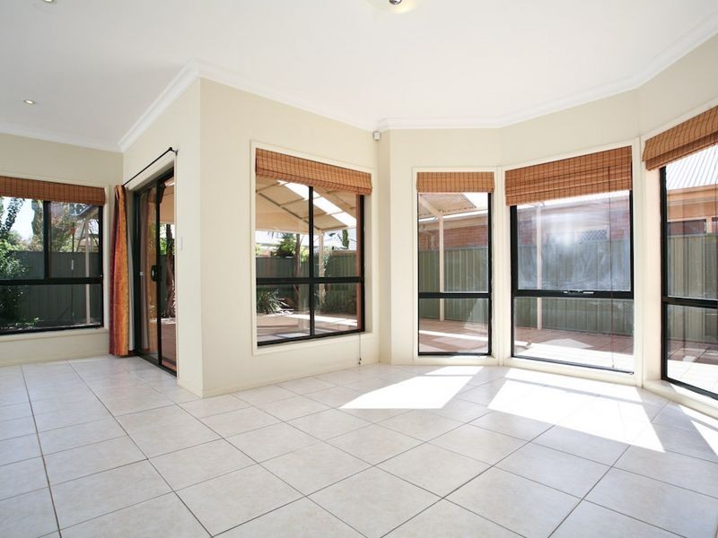 28 Grasswren Way, Mawson Lakes SA 5095