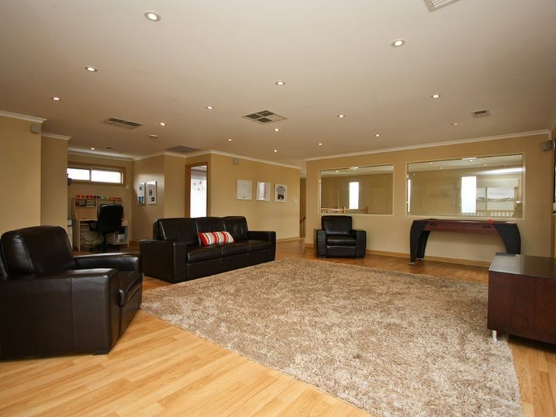 42 Bushmills Street, Greenwith SA 5125