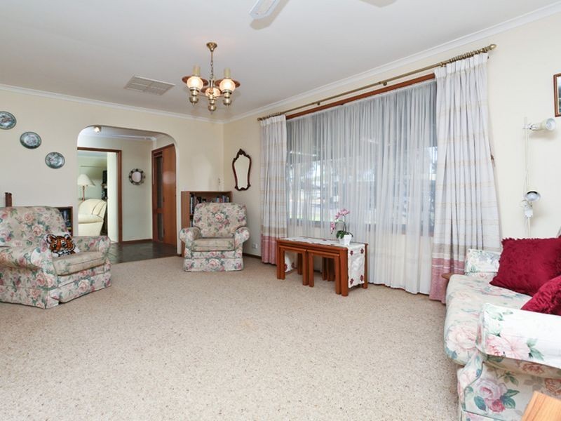 78 Canterbury Drive, Salisbury Heights SA 5109