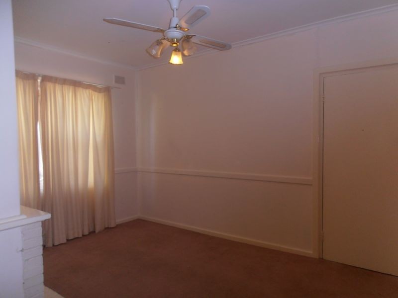17 Stakes Crescent, Elizabeth Downs SA 5113