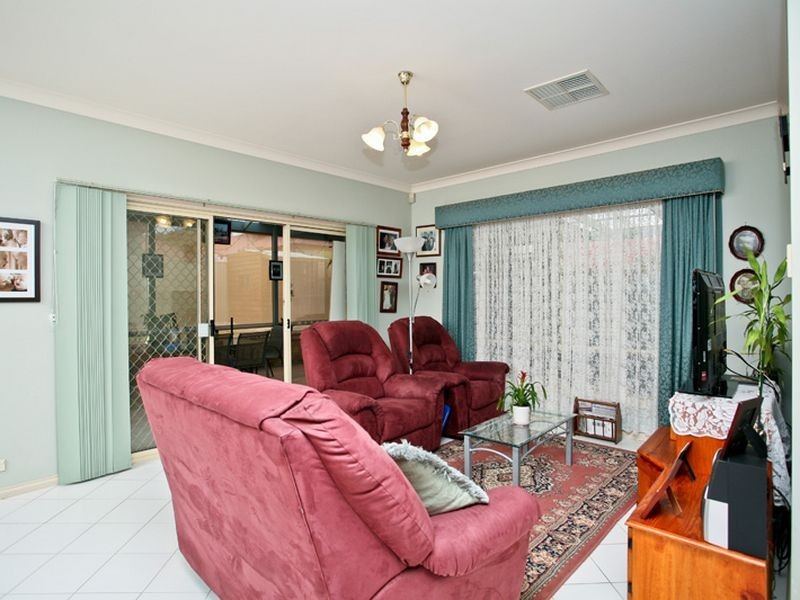 8 Farnell Place, Greenwith SA 5125