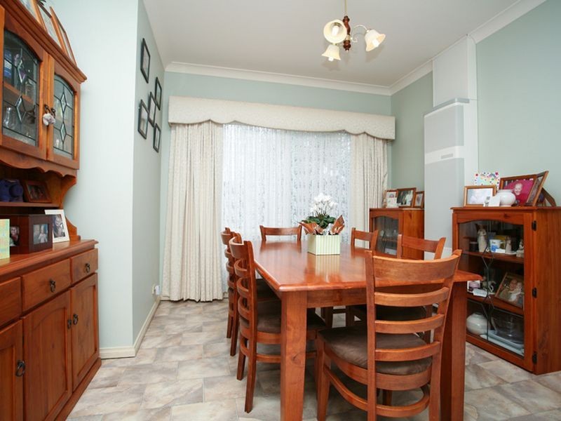 8 Farnell Place, Greenwith SA 5125