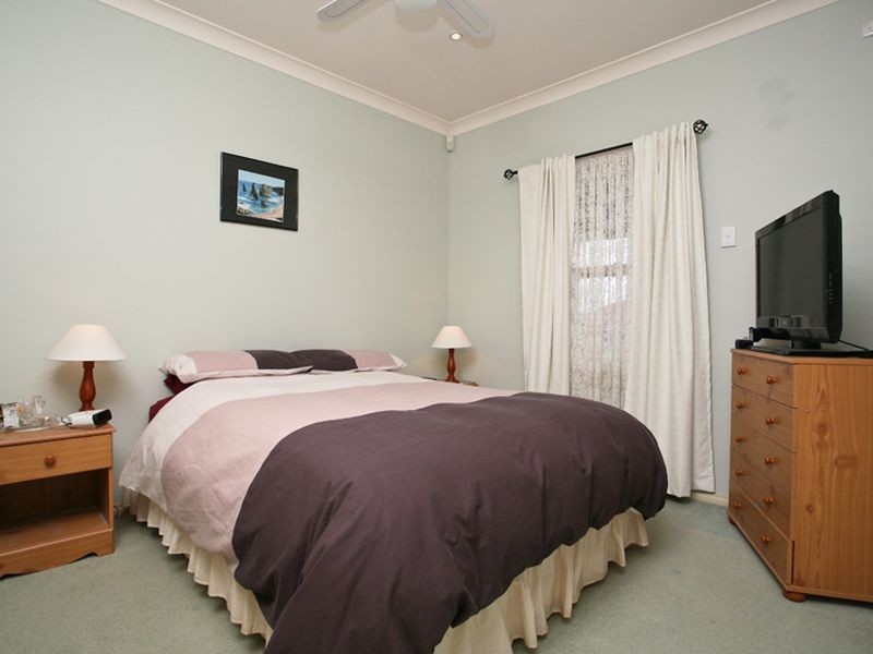 8 Farnell Place, Greenwith SA 5125