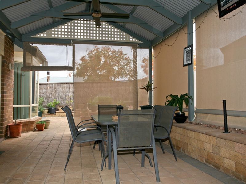 8 Farnell Place, Greenwith SA 5125