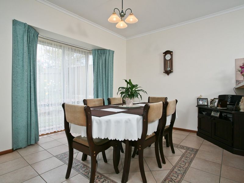 9 Lake Tobin Crescent, Greenwith SA 5125
