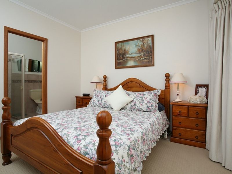 9 Lake Tobin Crescent, Greenwith SA 5125
