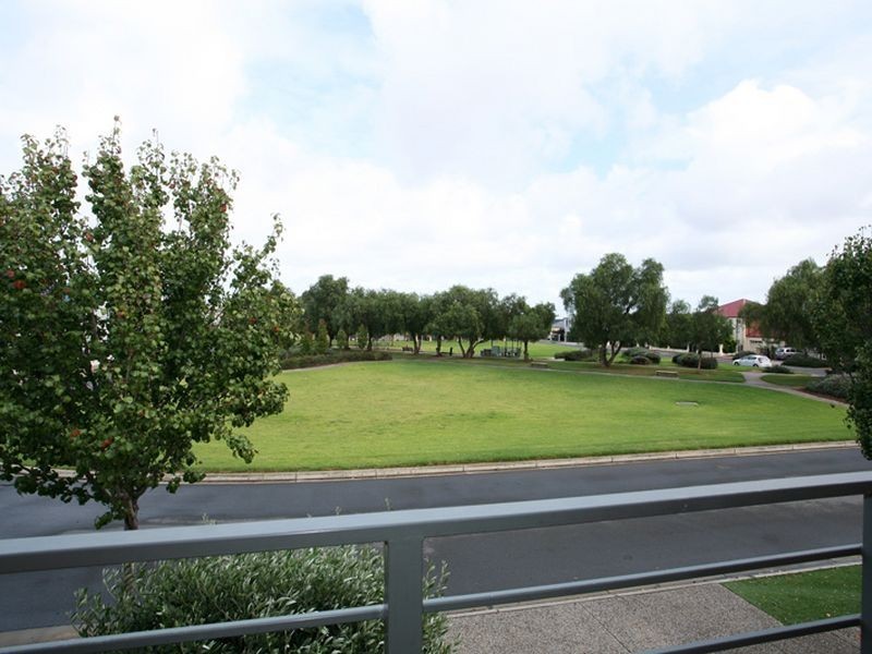 2 Cherry Lane, Mawson Lakes SA 5095