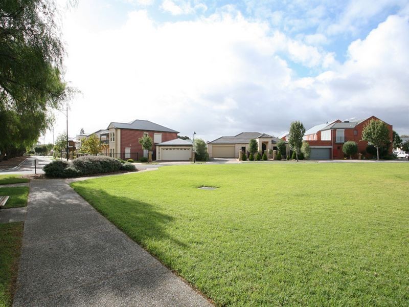 2 Cherry Lane, Mawson Lakes SA 5095