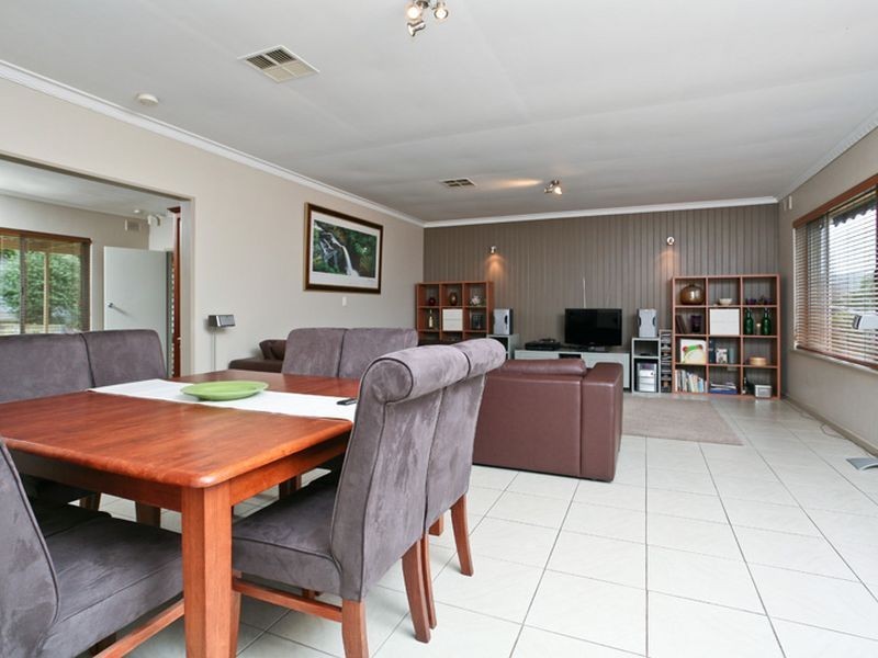 10 Klopper Street, Redwood Park SA 5097