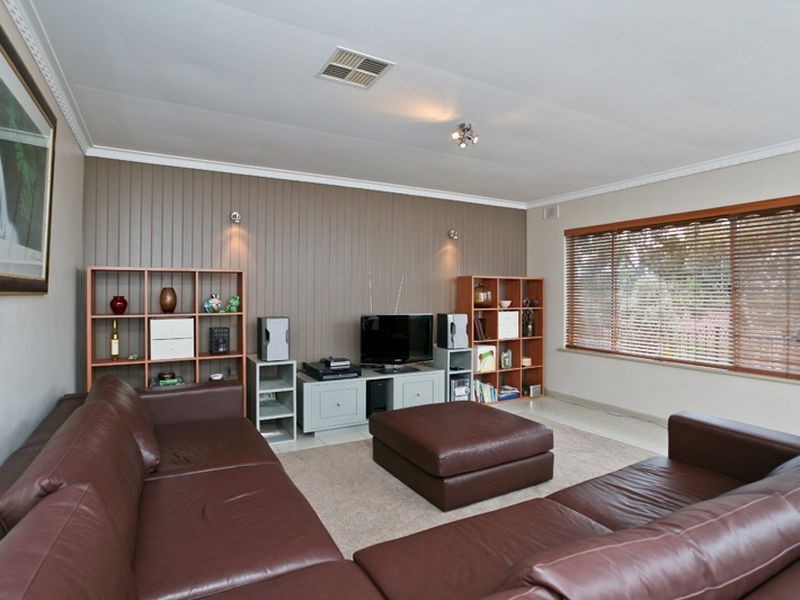 10 Klopper Street, Redwood Park SA 5097