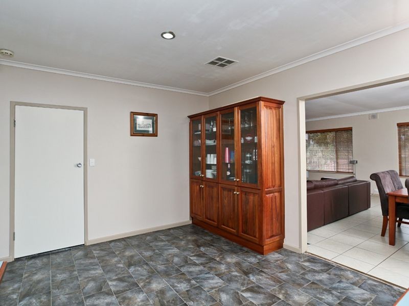 10 Klopper Street, Redwood Park SA 5097