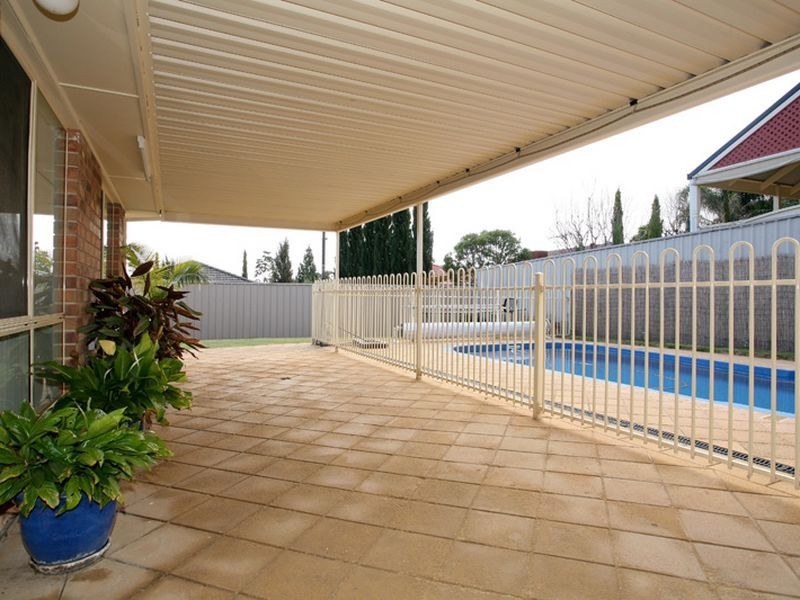 22 Grenadier Grove, Gulfview Heights SA 5096